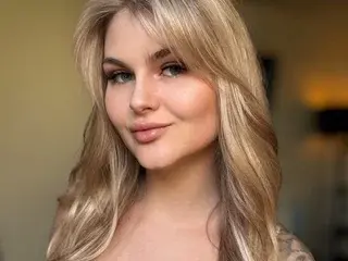 Streamate Live Sex Cam of AlexLouise98