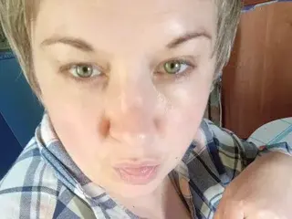 Streamate Live Sex Cam of Juli_Bond