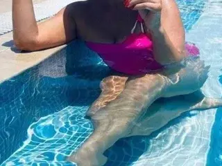 Streamate Live Porn of HornyHarriet_XX