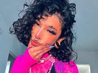 Streamate Nude Webcam of Maditronnn