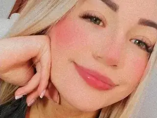 Streamate Best live sex cam show of Sara019