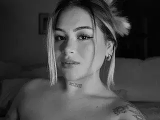 Streamate Live Porn of Ela_Curvy