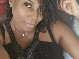 Streamate Free Porn Cam of DianneHalle19