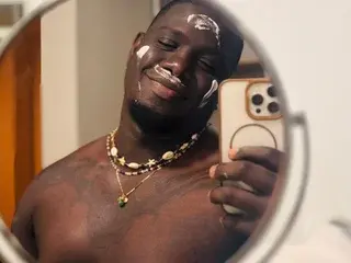 Streamate Live Sex Cam of MuscularJohn