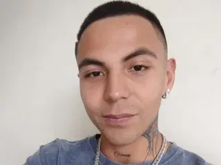 Streamate Live Porn of Clarkentt