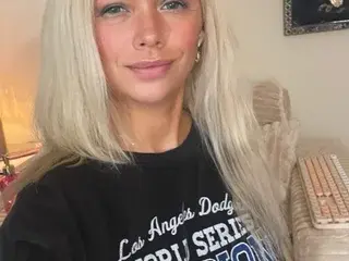 Streamate Sex Cam of SophiaSinclaireX