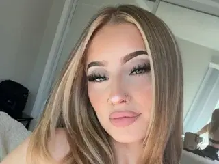 Streamate Live Sex Cam of Kittykat044