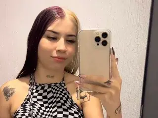 Streamate Free Porn Cam of AmazingRoom69