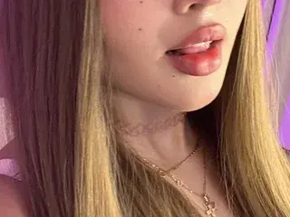 Streamate Best live sex cam show of Aleshiadoll