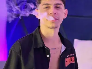 Streamate Live Sex Cam of Logan_Woods