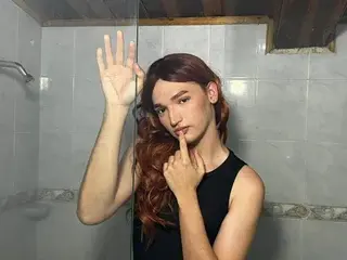 Streamate Adult Webcam of EmmaHiltton