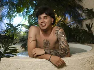 Streamate Sex Cam of EXCLUSIVE23