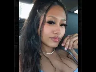 Streamate Sex Chat of KikiRoseXO