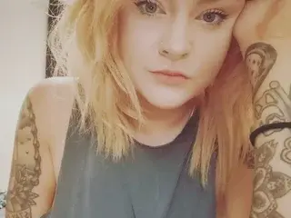 Streamate Watch Live Sex Cams of TattooedHousewife