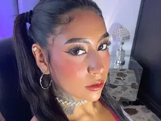 Streamate Free Porn Cam of CandyMarilyn