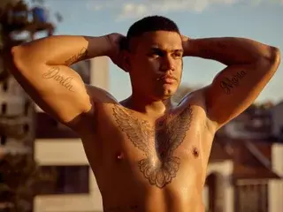 Streamate Live Sex Cam of AaronHunter