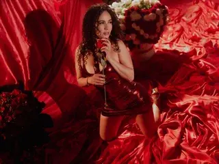 Streamate Adult Webcam of CatlinBouuvier