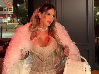 Streamate Live Sex of QueenIsabella19