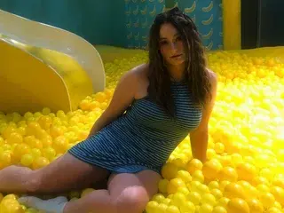 Streamate Live Porn of MiaMoose