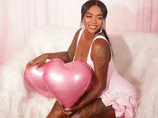 Streamate Nude Webcam of VenusMillan