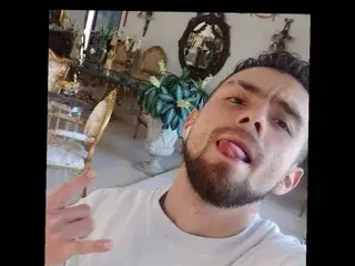 Streamate Private Sex Chat of aronm_live