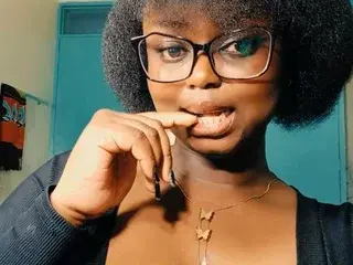 Streamate Free Porn Cam of PrettyDoll22