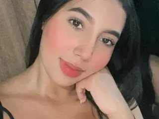 Streamate Adult Webcam of EmmaDeLaVega