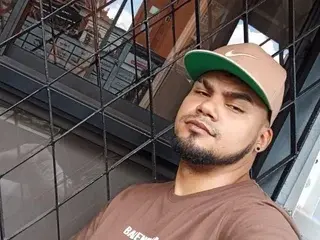 Streamate Sex Chat of DERECK_BUZ