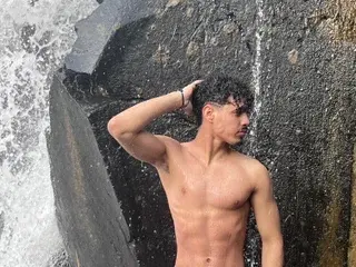 Streamate Live Porn of LucaColmal