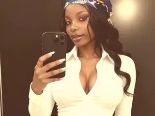 Streamate Sex Chat of Sexy_melloo