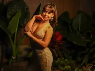 Streamate Free Porn Cam of CARRIE_GB