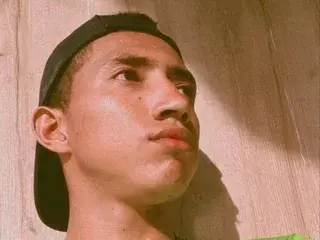 Streamate Free Live Porn of DanteBrow