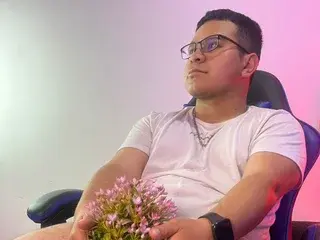 Streamate Sex Chat of Thiiago_Saenz
