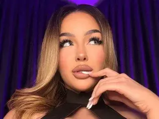 Streamate Nude Webcam of LisetteLuxe