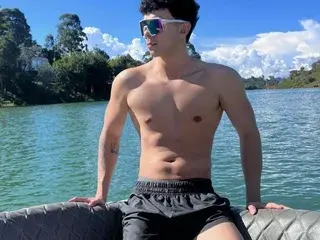 Streamate Live Sex Cam of JustinMorre