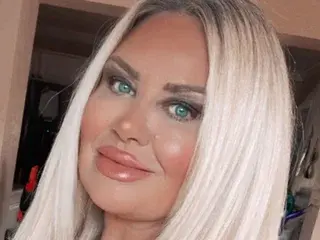 Streamate Adult Video Chat of MollyMilfXOXO