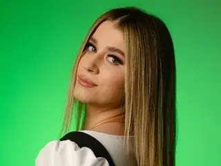 Streamate Free Porn Cam of AlisAnne