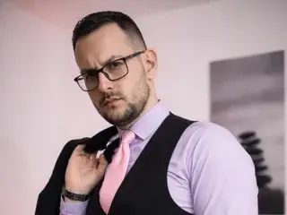 Streamate Live Sex Cam of Luis_Guerrero91