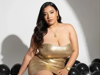 Streamate Live Porn of MirethBigboobs