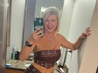 Streamate Live Porn of Prettypetunia52