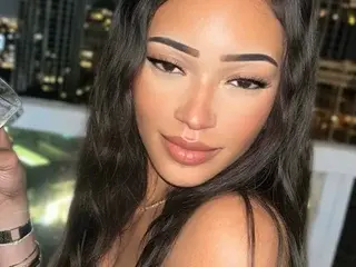 Streamate Live Porn of ValeriaImaniLin