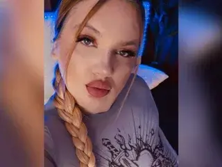 Streamate Sex Cam of MelanieBrownn