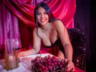 Streamate Best live sex cam show of Laross25