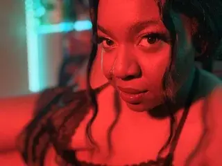 Streamate Private Sex Chat of Mercedes_Redd