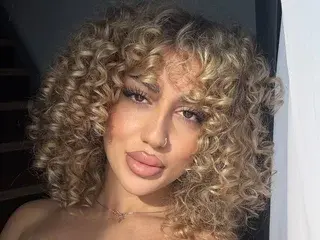 Streamate Live Sex Cam of AntoniaSweeet