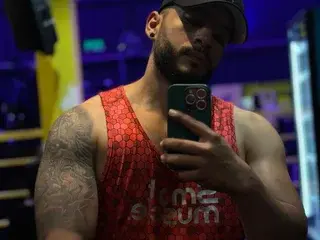 Streamate Free Porn Cam of Mike_Savage