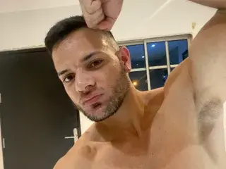 Streamate Adult Webcam of FrezisYmuscle