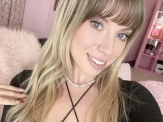Streamate Adult Video Chat of The_Blondiee