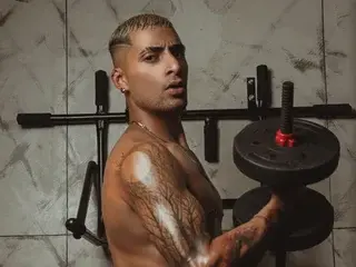 Streamate Live Porn of DrakeNeuman