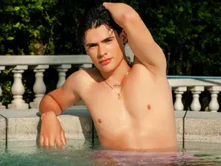 Streamate Live Sex of BenitoSaenz